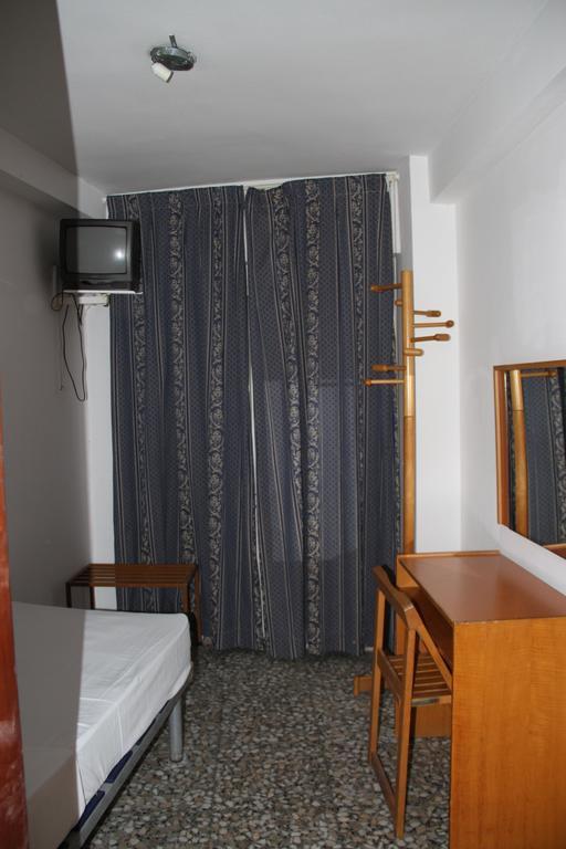 Hostal Mengual Gandía Exterior foto